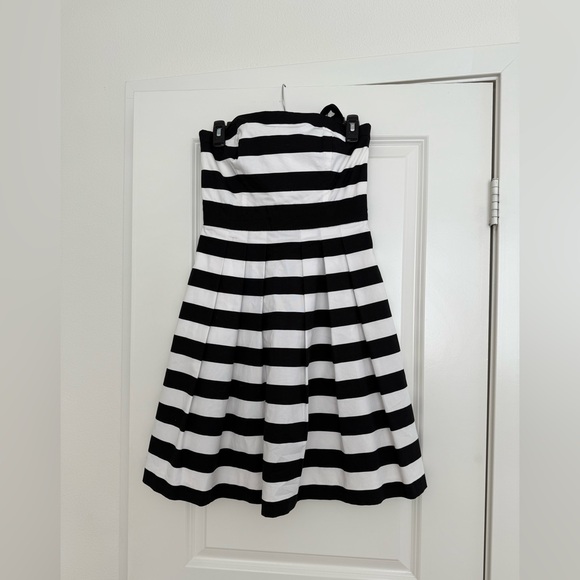 White House Black Market Elegant Black and White Dress - Picture 2 of 7